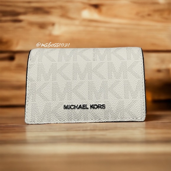 Michael Kors Aria Large Shoulder Bag + Wallet  in White/Allum NEW - Picture 3 of 10